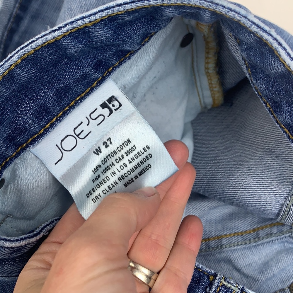 Joe’s Jeans lightly distressed jeanshorts - Picture 6 of 6
